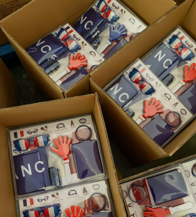 US, Canada and Mexico 2026 World Cup peripheral products, football fans, scarves, Mexican flags, cheering glasses, face color