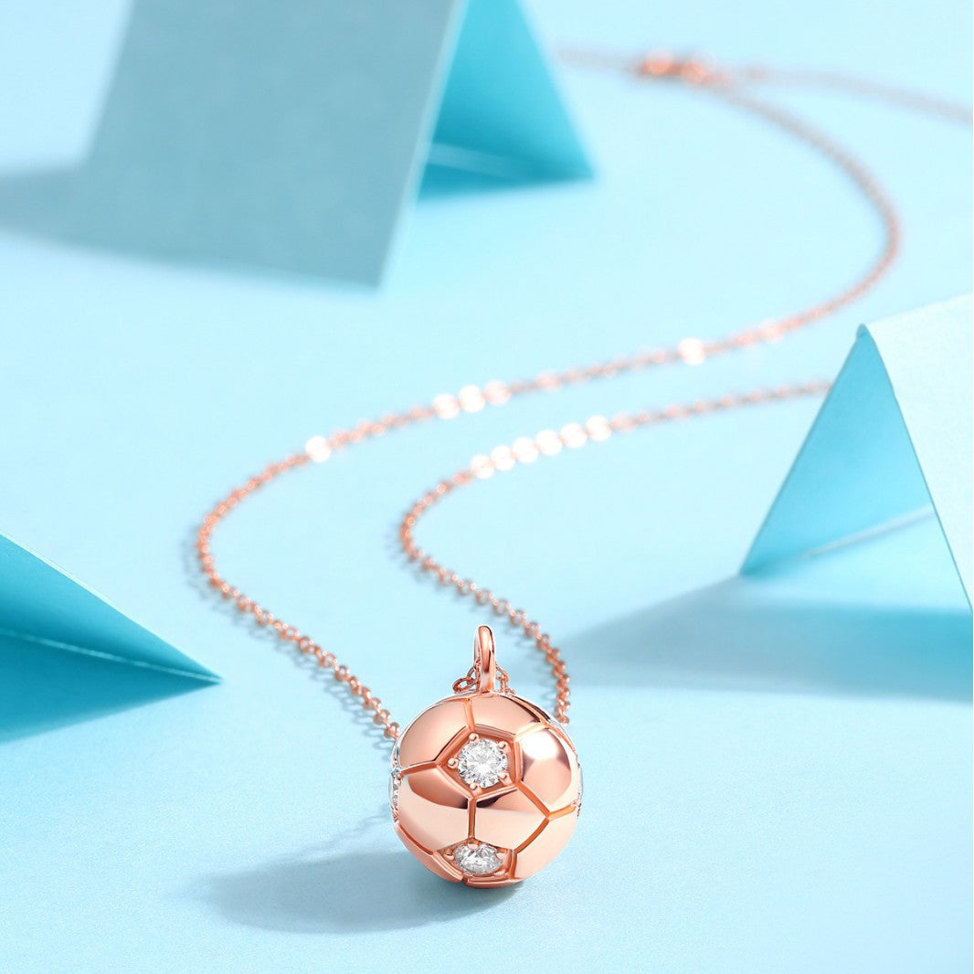 World Cup football 18K platinum necklace women's small gold ball pendant commemorative gift collarbone chain versatile jewelry Guochao